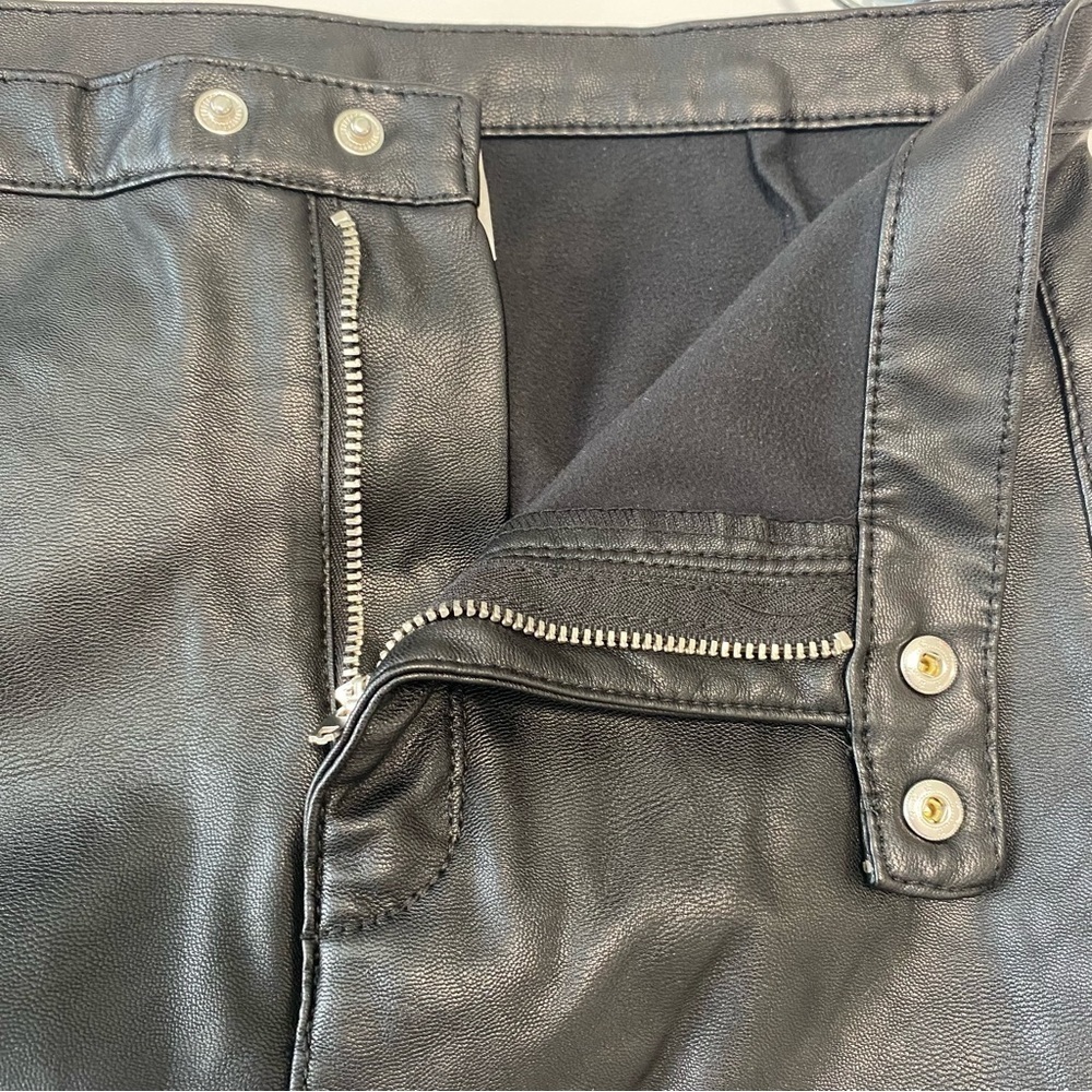 H&M Divided - Black Faux Leather Legging - M - China - Picture 8 of 9